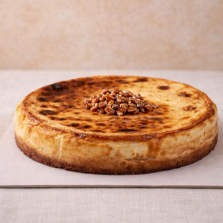salted caramel cheesecake with pecan nuts